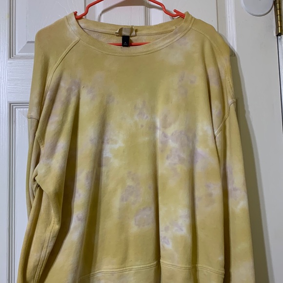 Yellow and purple sweater - Picture 1 of 1